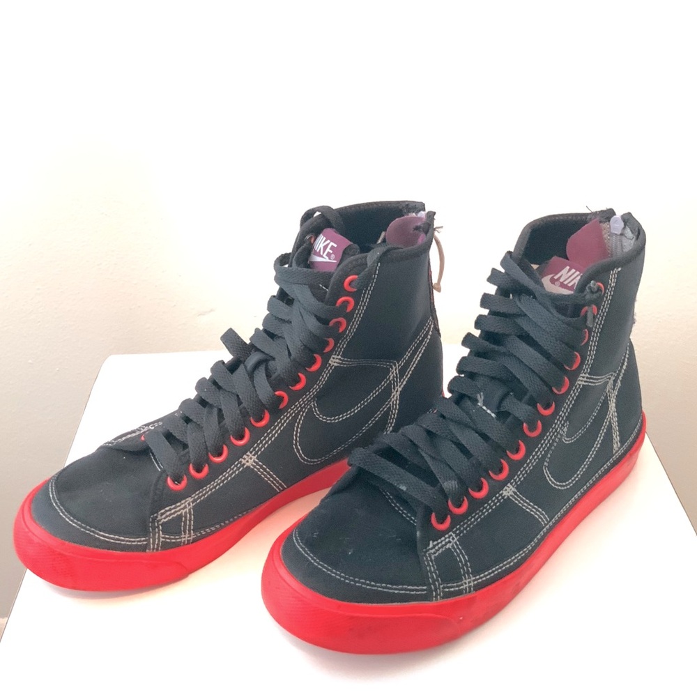 Nike Women’s High-Top Sneakers in Black and Red